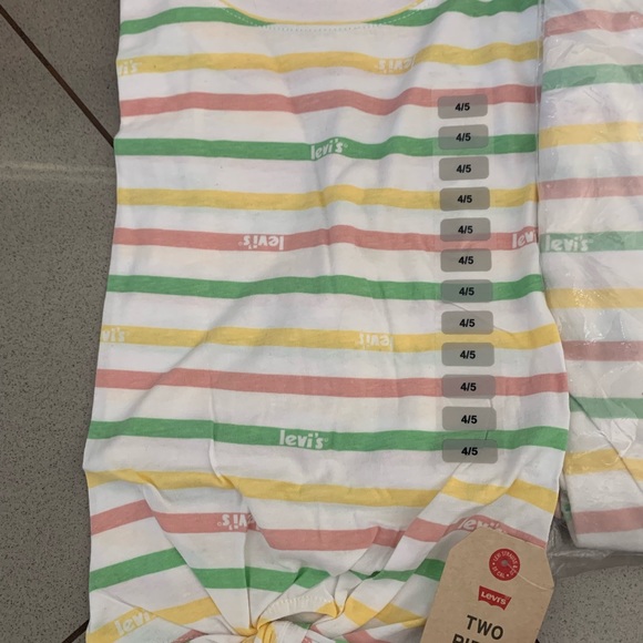 Levis two piece set - Picture 2 of 6